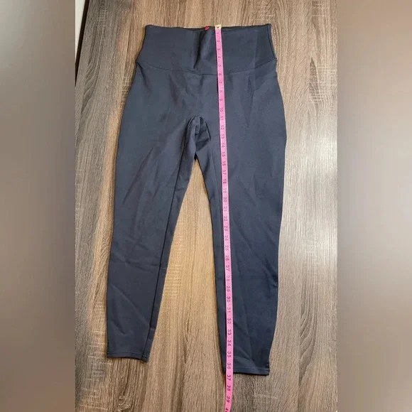 Spanx Ankle Length Ponte Hem Slit Leggings Size Large Navy Slimming - Picture 9 of 9